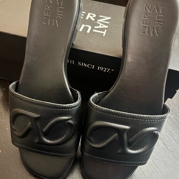 New Naturalizer womens Genevieve Leather padded Slide Sandals size 7 - Picture 4 of 7